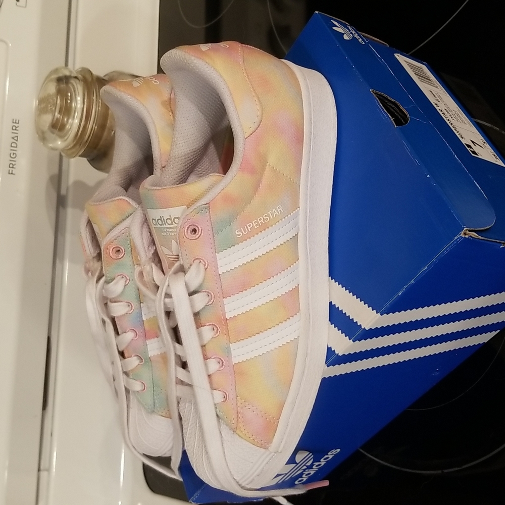 Womens Adidas originals size 7